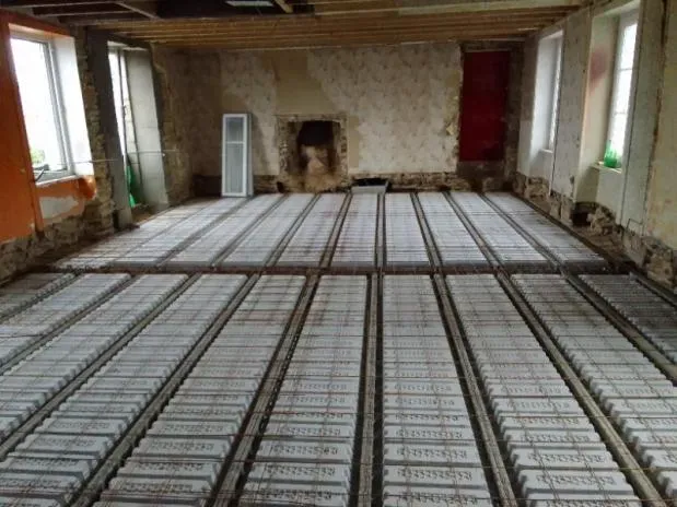Travaux agricoles et construction à Saint-Laurent-de-Cuves